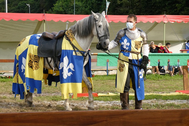 够在防守端 够在防守端
